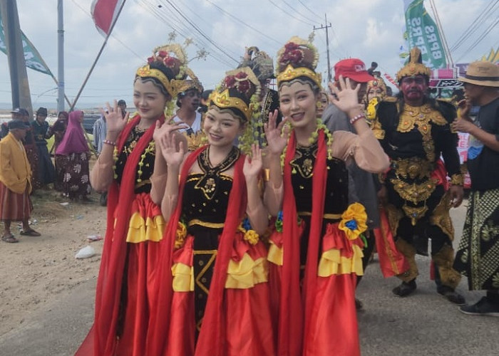 Karnaval HUT Ke-81 RI di Karanganyar Sumenep Meriah, Ribuan Warga Tumpah Ruah