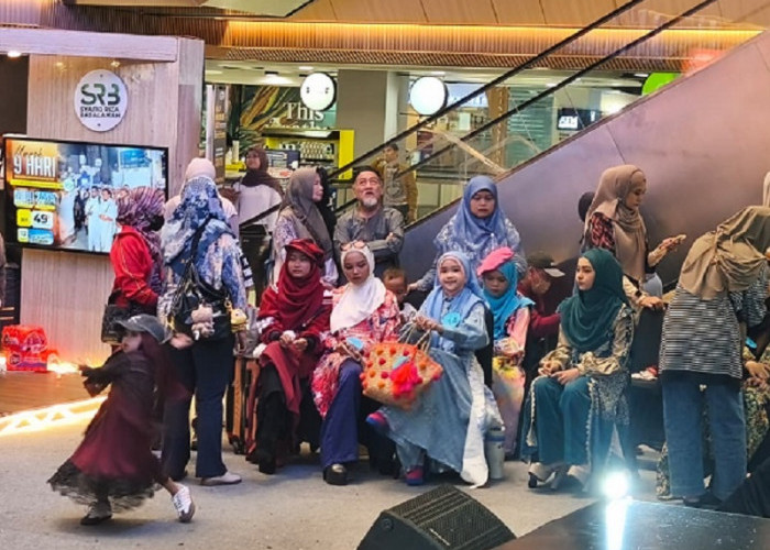 16 Model Bersaing Rebut Gelar Fashion Show Busana Muslim Terbaik 2026 di Surabaya
