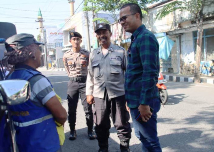 Patroli Dialogis Tim OMB Polres Bangkalan Ajak Warga Kawal Pemilu Damai