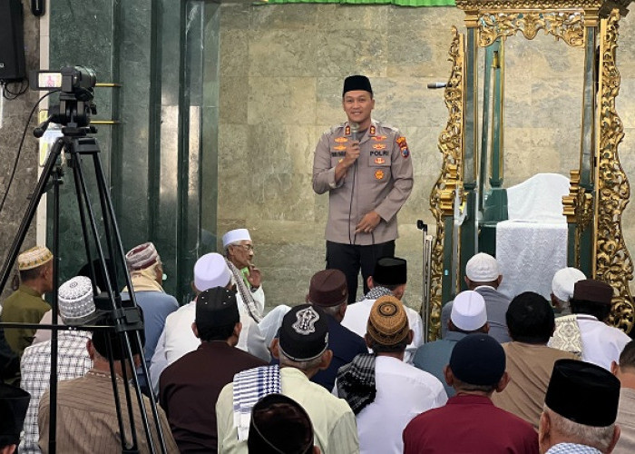 Kapolres Lumajang Riki Yariandi Ajak Warga Jaga Kamtibmas Lewat Safari Jumat