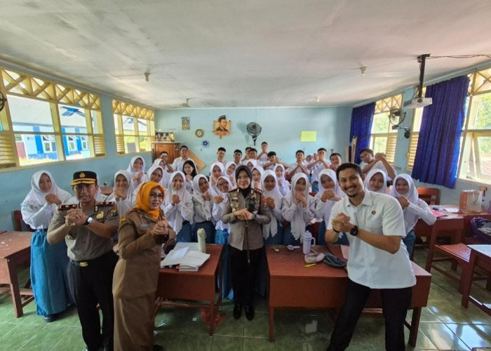 Kapolres Bojonegoro Edukasi Siswa SMAN 1 Bojonegoro, Cegah Kenakalan Remaja dan Kejahatan Digital