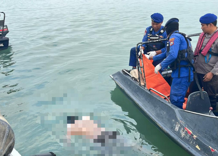 Korban Tewas Perahu Besi Tua Karam di Gresik Bertambah Jadi 2, 1 ABK Ditemukan Mengapung