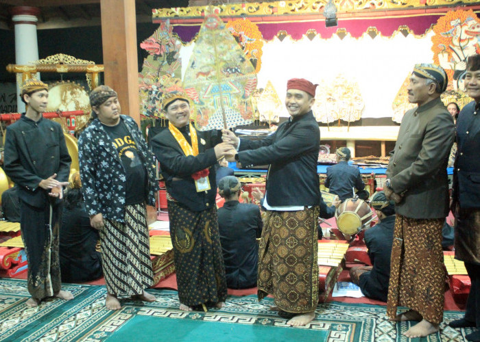 Wali Kota Pasuruan Hadiri Pelantikan PEPADI, Tegaskan Wayang sebagai Tuntunan di Era Digital