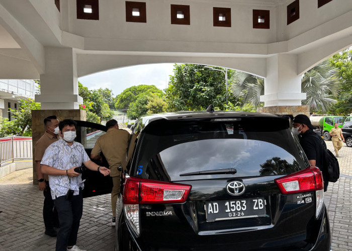 KPK Geledah Kios di Jalan S Parman dan Kantor DPUPR Madiun, Dalami Dugaan Korupsi