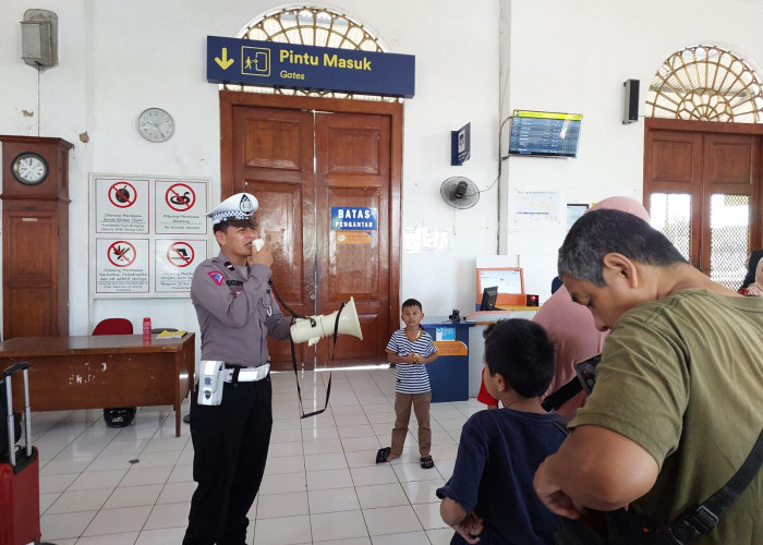 Patroli di Stasiun Kota Pasuruan, Kasatlantas: Tetap Waspada terhadap Aksi Kejahatan 