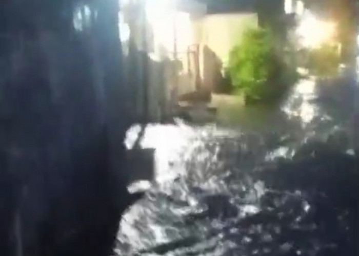 Kamal Diterjang Banjir Bandang, BPBD  Ingatkan Warga Potensi Bencana Hidrometeorologi Masih Mengintai