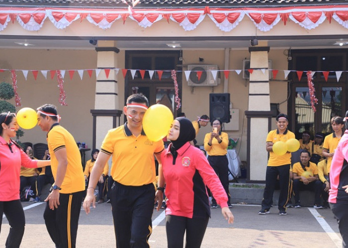 Semarak Kemerdekaan di Kediri Kota, Kapolres dan Ketua Bhayangkari Ikut Lomba
