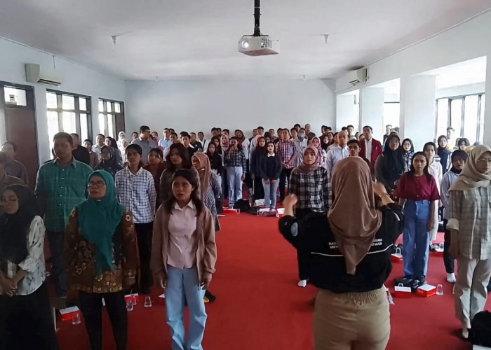 Jelang PKKMB, Unipra Beri Pembekalan Mahasiswa Baru Tahun Akademik 2024