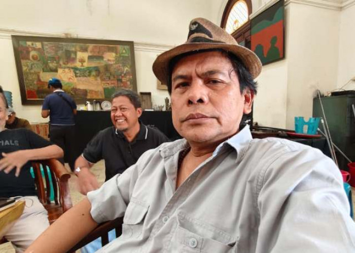 Penyegelan Gedung DKS Surabaya Picu Penolakan Seniman, Chrisman Hadi Bertahan