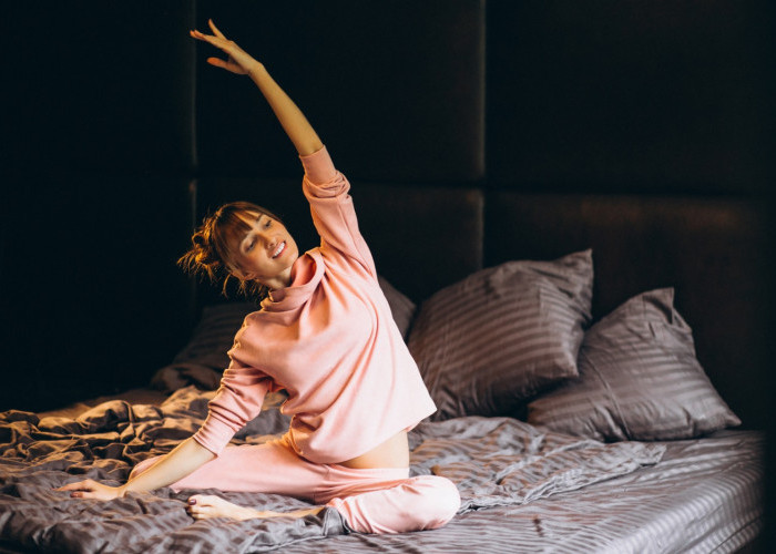Peregangan Sebelum Tidur, Kebiasaan Sederhana yang Bantu Tidur Lebih Nyenyak