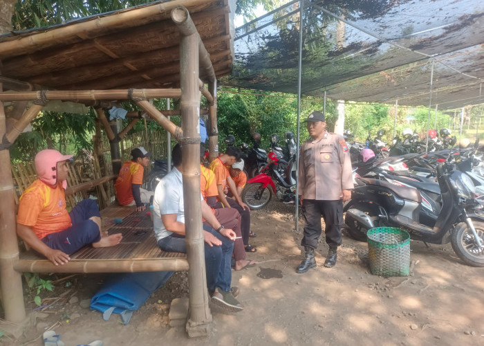 Bhabinkamtibmas Polsek Sumbersuko Ajak Warga Tingkatkan Kewaspadaan dan Peduli Kamtibmas