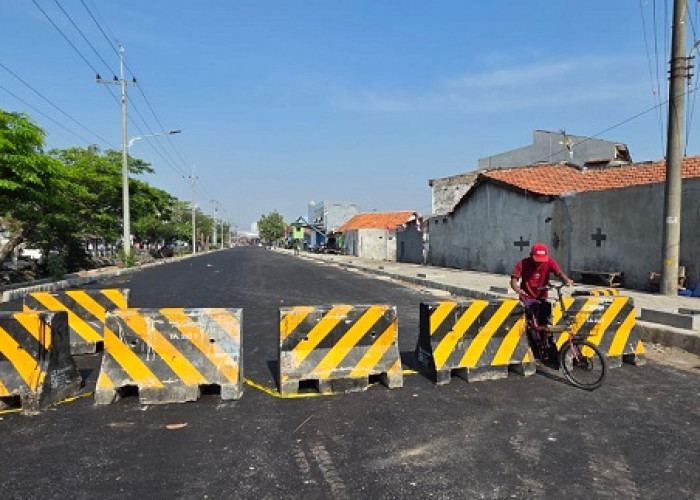Jalan Baru Pacar Keling Ditutup, Warga Terpaksa Putar Balik Meski Sudah Diaspal