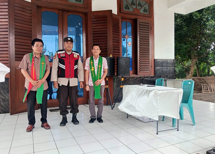 Polsek Krembung Amankan Ibadah Gereja Kristen Jawi Wetan di Sidoarjo