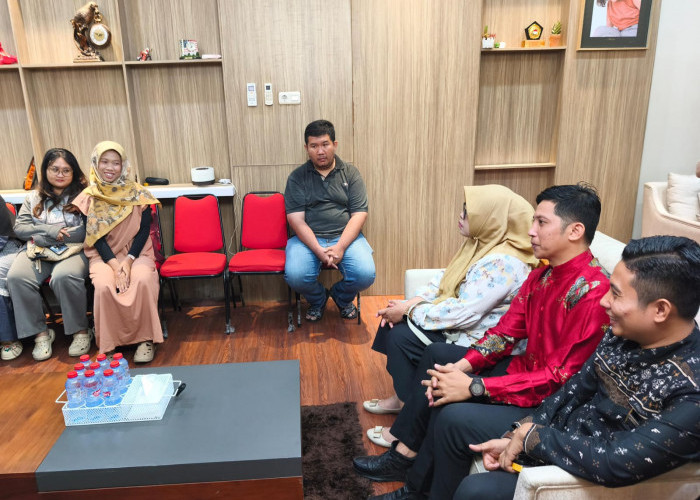 Polemik Ijazah Tertahan, Alumni SMK Kesehatan Nusantara Ngadu Ke Rumah Aspirasi Cak Ji