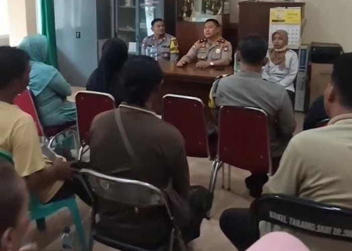 Serap Aspirasi, Kapolsek Sukomanunggal Bersama Babinkamtibmas Sambang Warga Kelurahan Tanjungsari