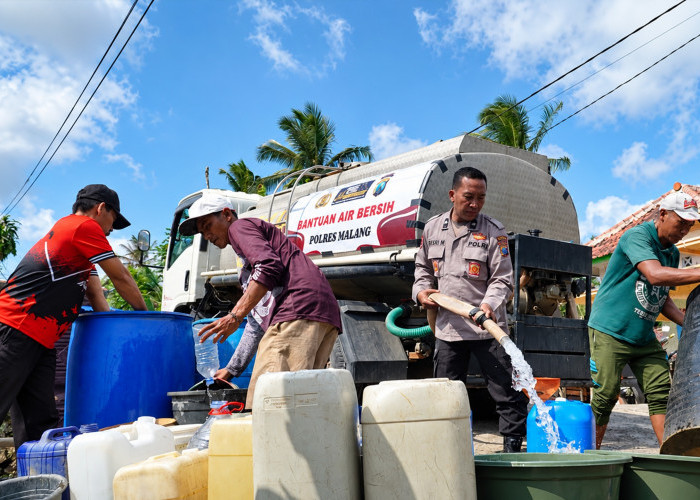 Polres Malang Salurkan 35 Ribu Liter Air Bersih untuk Warga Terdampak Kemarau