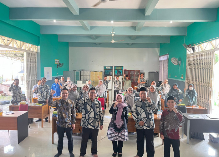 Dukung Asta Cita, Dosen Unugiri Dampingi Guru SMK Islamic Qon Kembangkan Bahan Ajar Metaverse