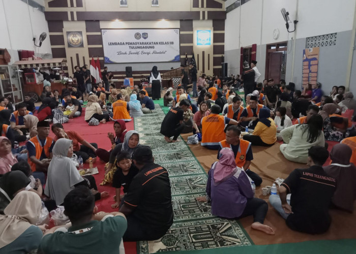 Obati Rindu di Lapas Tulungagung, Warga Binaan Buka Puasa Bareng Keluarga