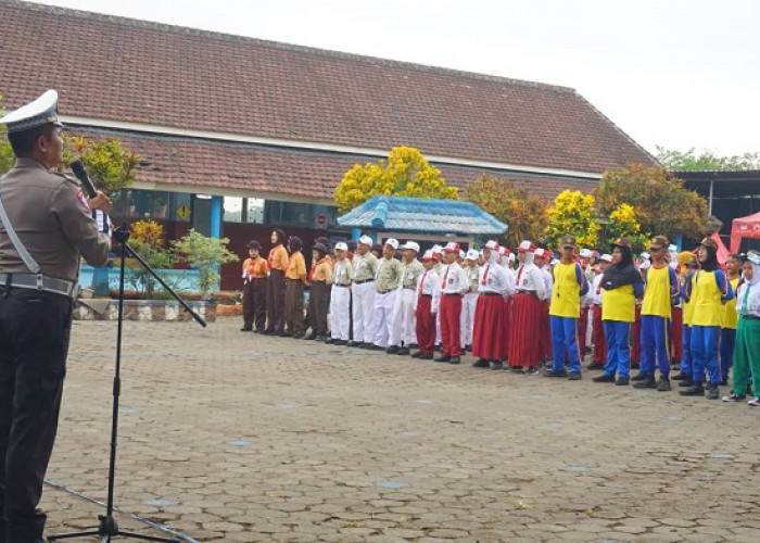 Operasi Patuh Semeru 2026, Polres Malang Edukasi Pelajar tentang Keselamatan Lalu Lintas