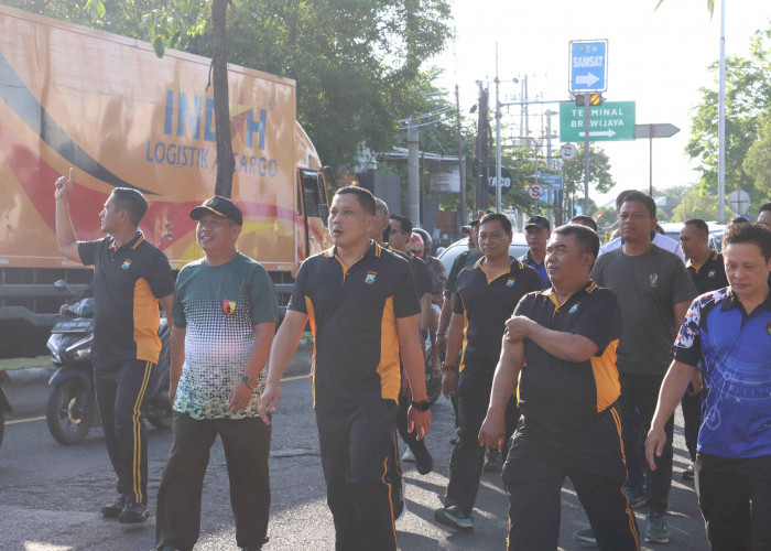 Polresta Banyuwangi Olahraga Bareng TNI dan Bhayangkari Meriahkan HUT Ke-80 RI