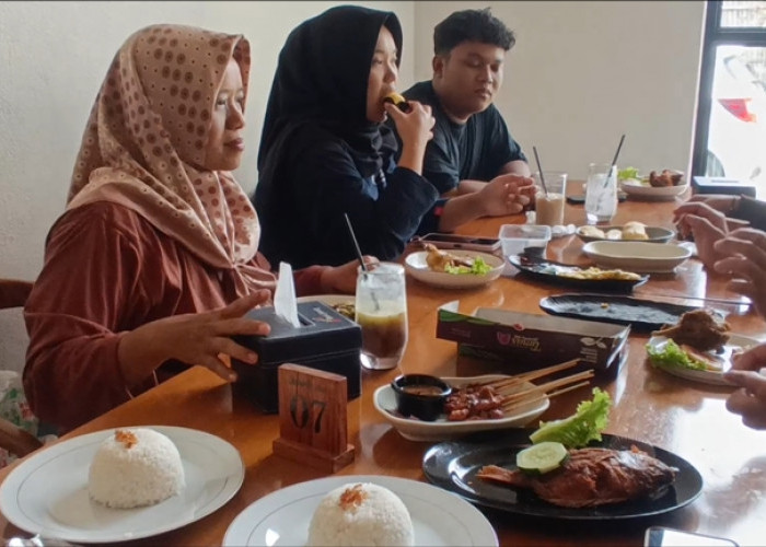 Libur Lebaran Untungkan UMKM, Timus Goreng Karanganyar hingga Nanas Subang Diburu Pemudik