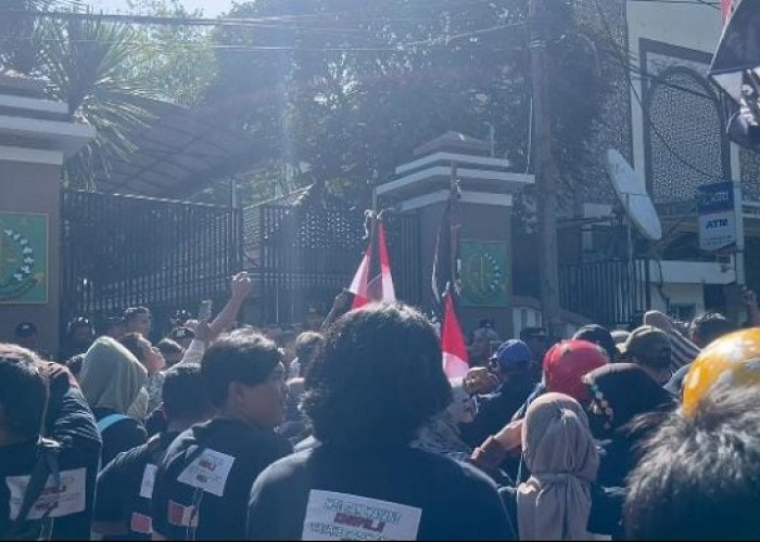 Demo di Kejati Jatim, MAKI Ingatkan Dugaan Kasus Jampidsus Tak Terulang