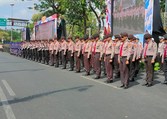 Peserta upacara peringatan Hari Juang Polri 2026 saat mengheningkan cipta. (Foto: Wendy Setiawan)