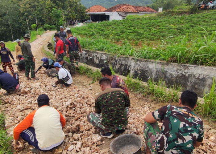 Jalan Rusak 3T Mandala Diaspal Satgas TMMD, Akses Sekolah dan Hasil Panen Makin Lancar