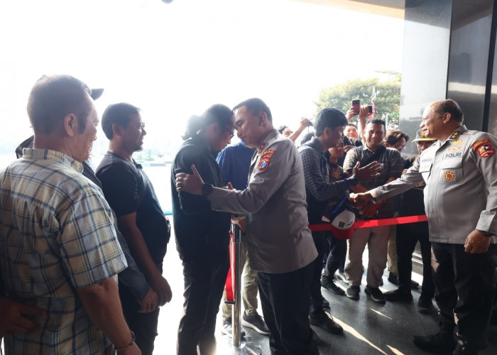 Senyum dan Tawa Irjen Pol Dekananto saat Bertemu Wartawan, Lepas Rindu Lama di Jawa Timur