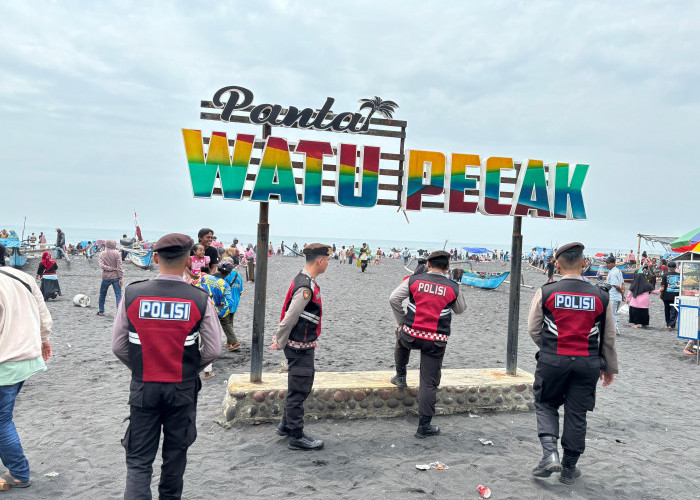 Polres Lumajang Imbau Wisatawan Hati-hati Mandi di Pantai Watu Pecak