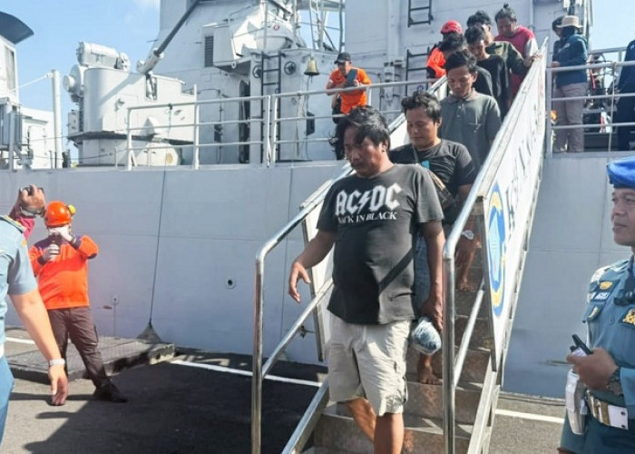 INSA Dorong Penambahan Kapal Rescue di Jalur Pelayaran Padat Pascakebakaran KM Mutiara Sentosa II Surabaya