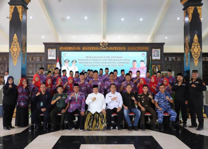 Bupati Warsubi Lantik Pengurus PPDI Jombang Periode 2025–2030