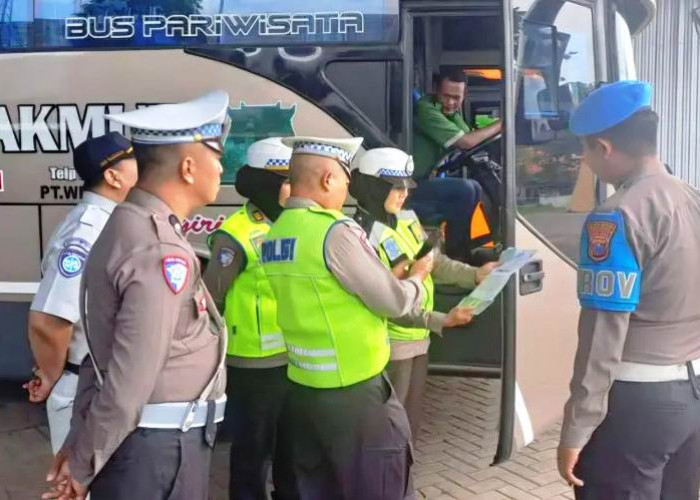 Jelang Mudik Lebaran 2026, Sopir Bus Pariwisata di Pasuruan Jalani Tes Urine 