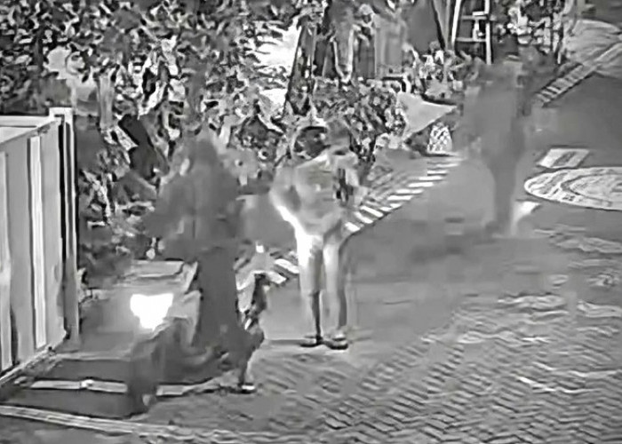 Maling Embat Motor Terekam CCTV, Aksinya Berlangsung 30 Menit di Pasuruan