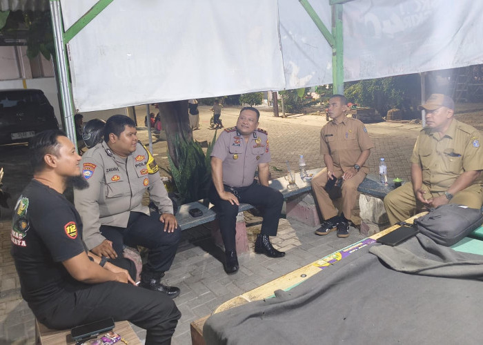 Perkuat Kamtibmas, Kapolsek Lakarsantri Gelar Cangkrukan 3 Pilar Bersama Warga Made