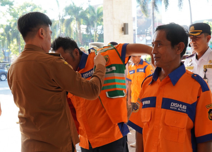 Antisipasi Jukir Liar, Pemkot  Blitar Kerahkan Petugas Berseragam Khusus 