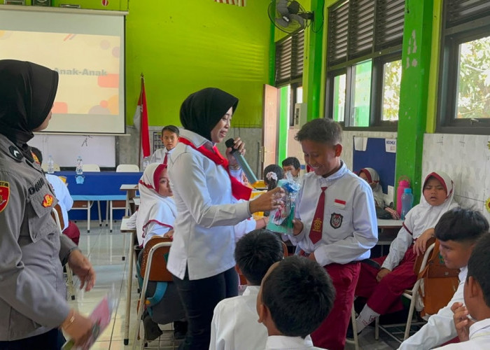Polwan Polresta Sidoarjo Edukasi Siswa SDN Cemengkalang Cegah Kekerasan Seksual