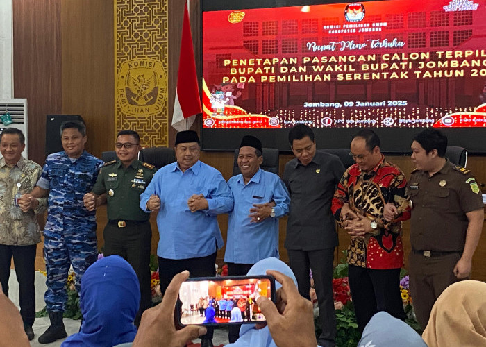 KPU Kabupaten Jombang Tetapkan Warsubi-Salman sebagai Bupati dan Wakil Bupati Terpilih 2025-2030