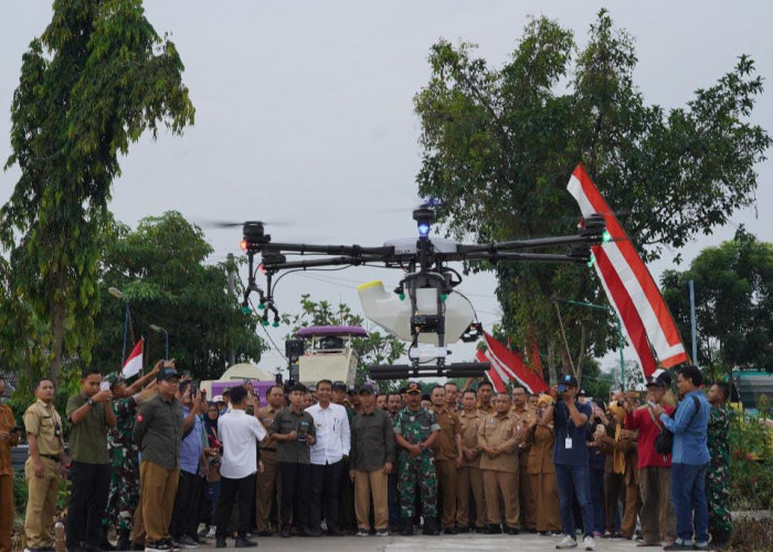Dorong Pertanian Modern, Bupati Bojonegoro Hadiri Peluncuran Teknologi Drone Pertanian