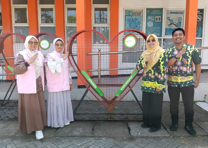 Srikandi PLN Indonesia Power UBP Grati Salurkan Drop Box Botol Plastik di Pasuruan