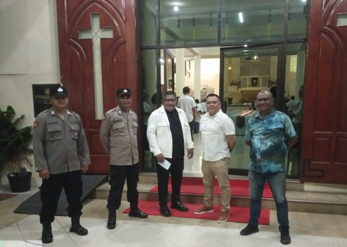 Jamin Kekhusyukan Ibadah Paskah, Kapolsek Lakarsantri Pimpin Langsung Pengamanan Ketat di Gereja Bukit Kasih