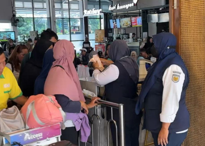 KAI Daop 8 Surabaya Buka Pemesanan Tiket Arus Balik Lebaran 2025