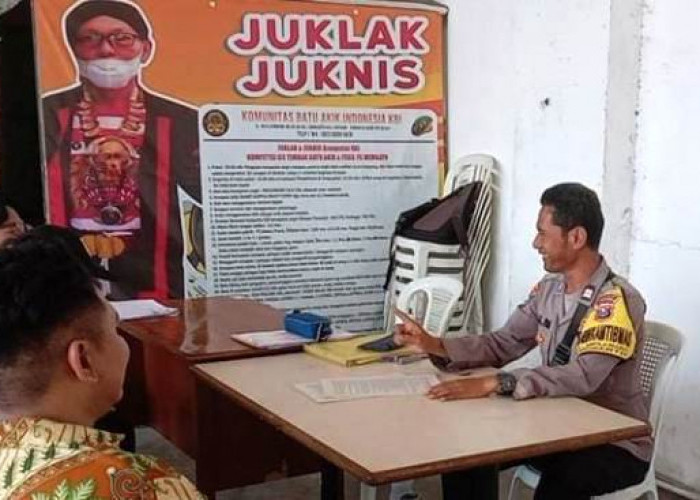 Pererat Silaturahmi, Bhabinkamtibmas Polsek Simokerto Gelar Jumat Curhat di Kawasan Gembong