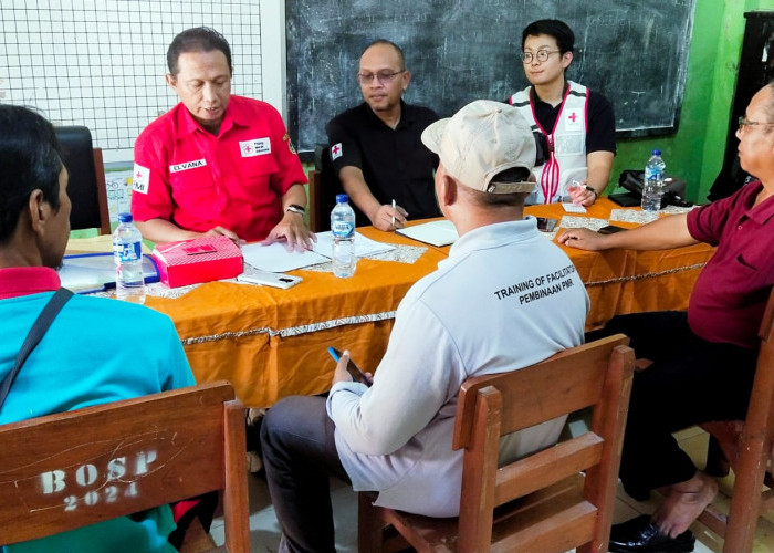 Gandeng Palang Merah Jepang, PMI Jember Evaluasi Paruh Waktu Program Kesiapsiagaan Bencana di Tiga Desa