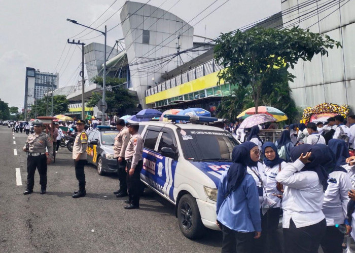 Polsek Wonocolo Amankan HUT ke-26 PT PNM Surabaya