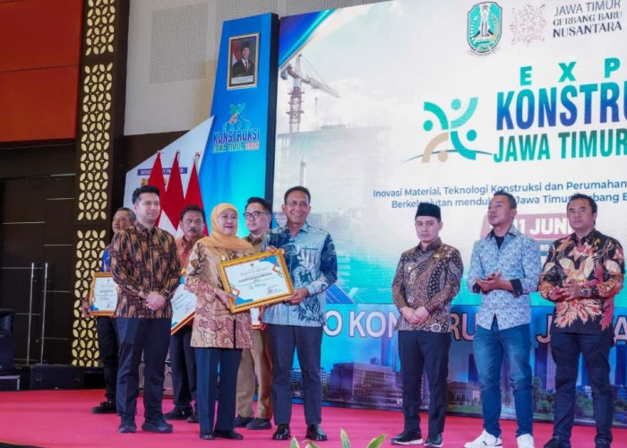 Pemkab Bojonegoro Raih Penghargaan Terbaik 2 Dukungan APBD Program RTLH Tertinggi dari Gubernur Jatim
