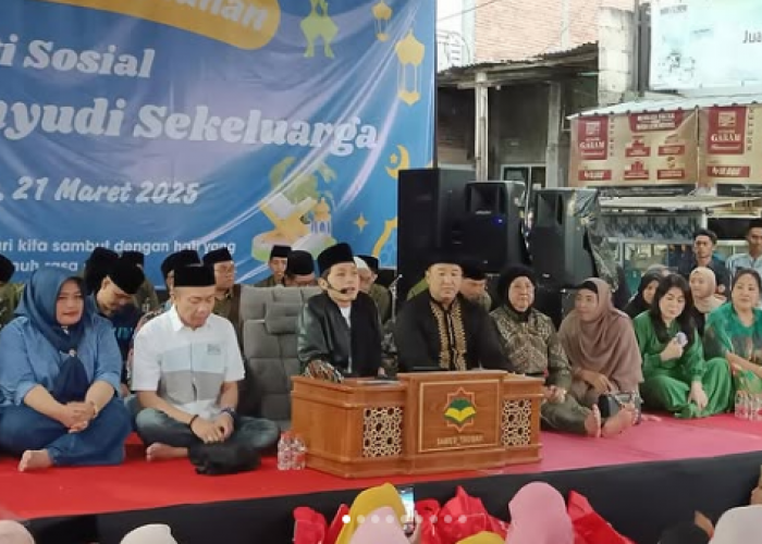 Gus Iqdam: Ramadan Ibarat Pasar, Keluarga Hj Rumiati dan Tonny Wahyudi Baksos dan Serahkan Paket Umrah