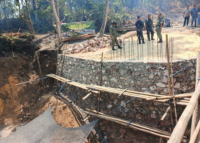 Jembatan Belimbing Sumenep Segera Dipasang Besi WF, Dandim: Akses Warga Harus Lancar