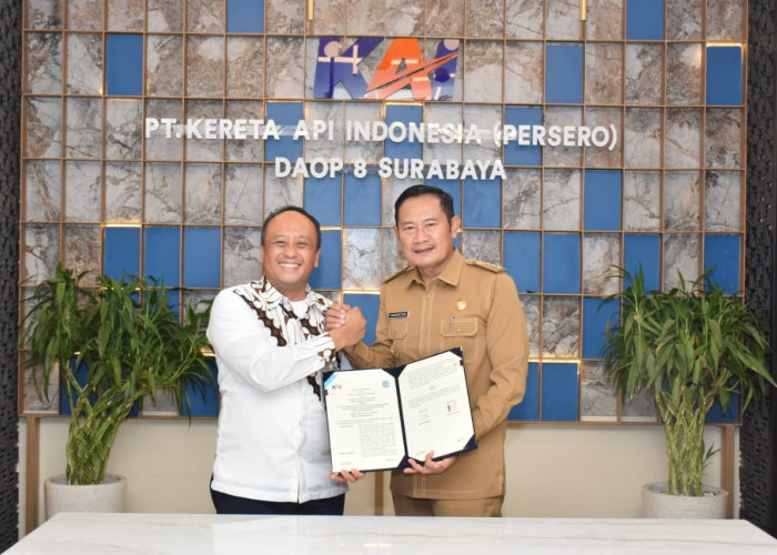 Bupati Lamongan Menandatangani MoU Penataan Kawasan Aset Milik PT KAI
