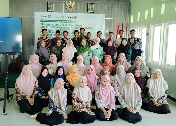 Dosen Unugiri Dampingi Guru dan Siswa Manfaatkan Artificial Intelligence di Bojonegoro